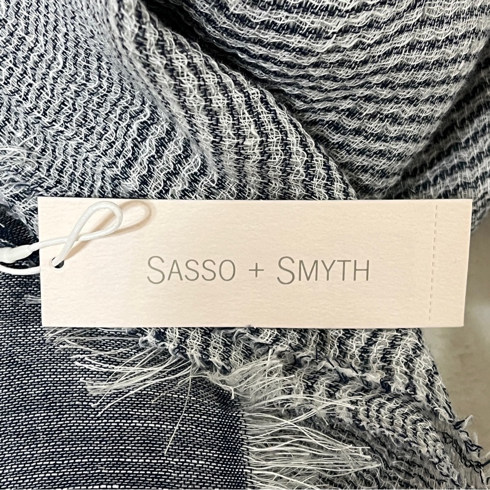 NWT SASSO + SMYTH Linen Blend Fringe Scarf Navy White Made in Italy - Picture 2 of 10